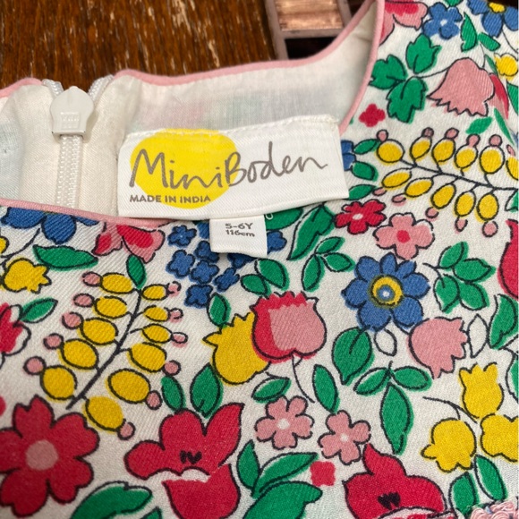 Mini Boden London Liberty Smocked Girls Dress - Picture 12 of 13